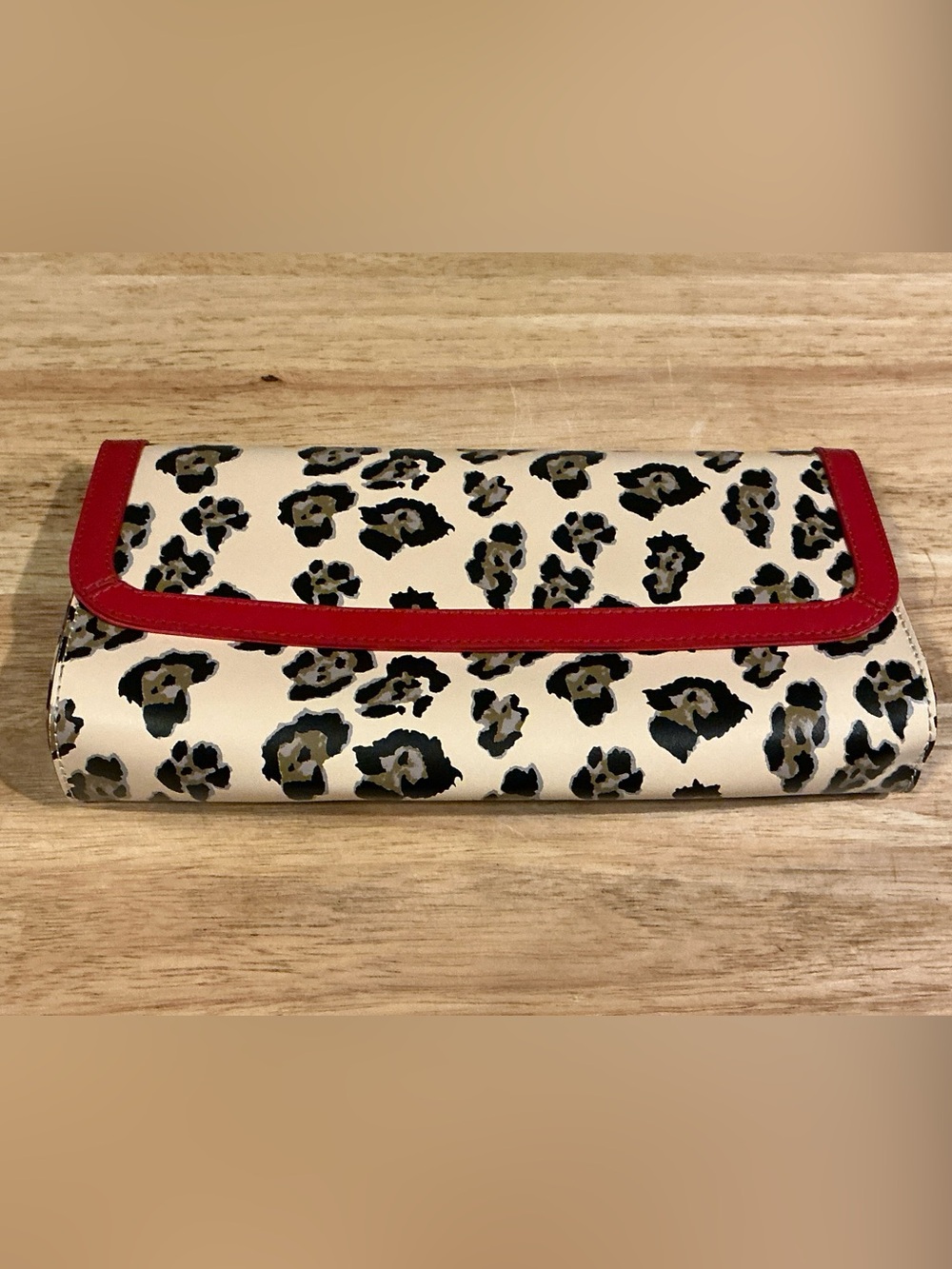 Baekaard Cheetah Print 10x5” Leather Clutch w/Bright Red Trim NEW